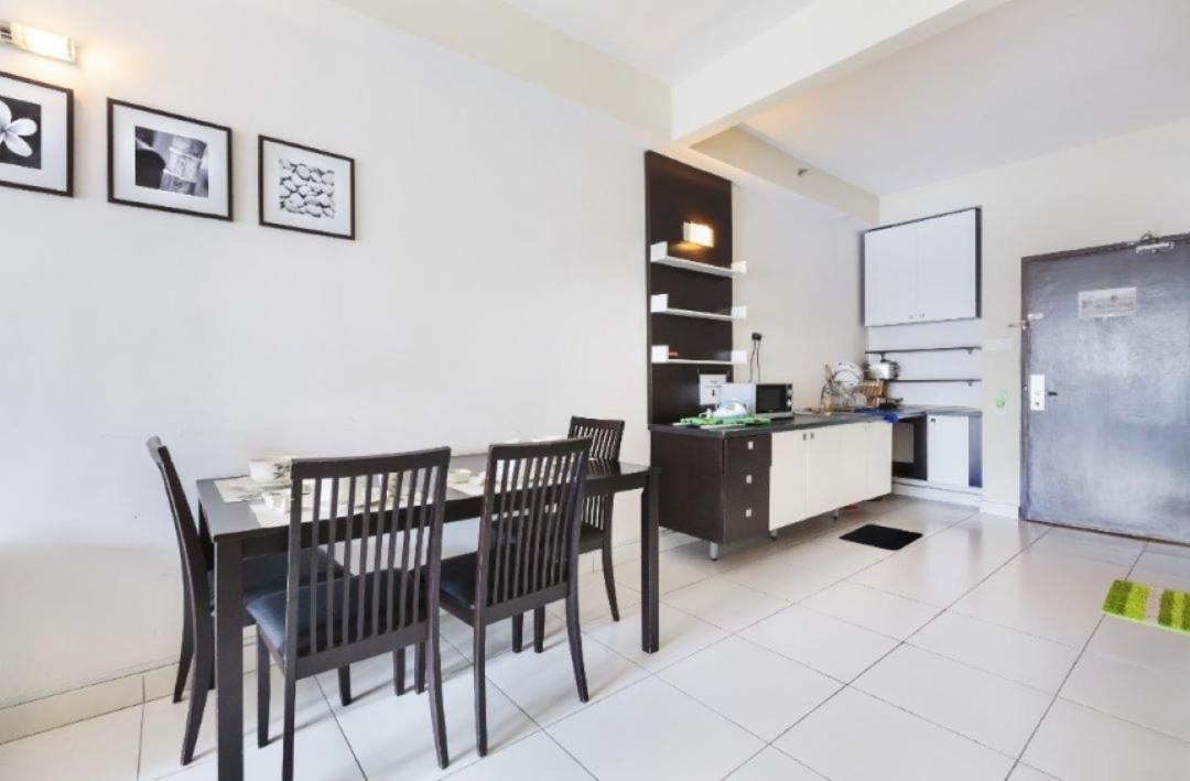 Bayu Marina Residence 3 Mins Away Mid Valley Southkey Johor Bahru Exterior foto